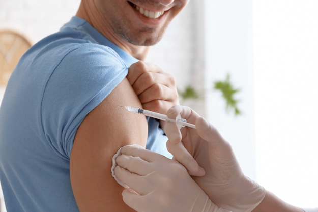 caucasian-man-getting-a-shot-in-arm-What-is-PRP-Therapy-How-Does-It-Work-ss
