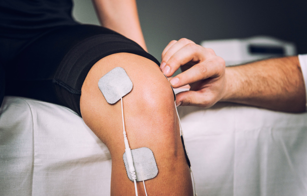 Electro-stimulation-used-to-treat-knee-pain-1-Application-of-Electro-Gel-Pads